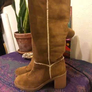 UGG womens 8.5 brown